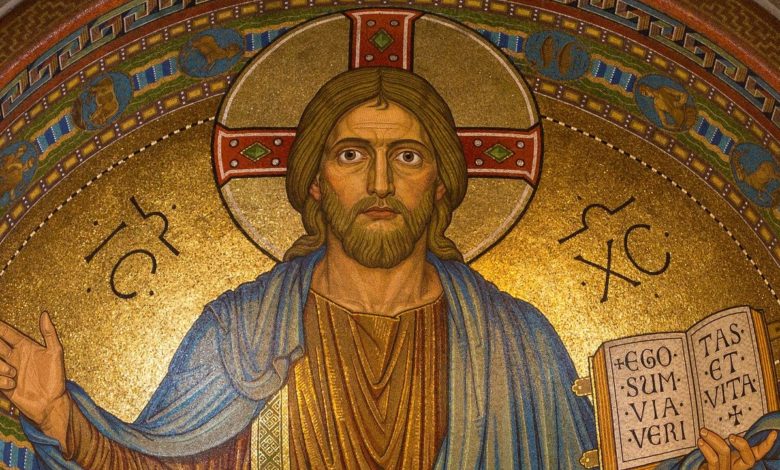 Eine katholische Kirchenmalerei, die die Frage aufwirft: "Ist Jesus Gott?"